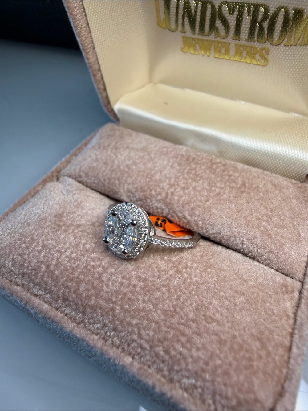 Diamond Halo 1CTW Moissanite Ring - 925 Sterling Silver size 6 - Picture 6 of 7